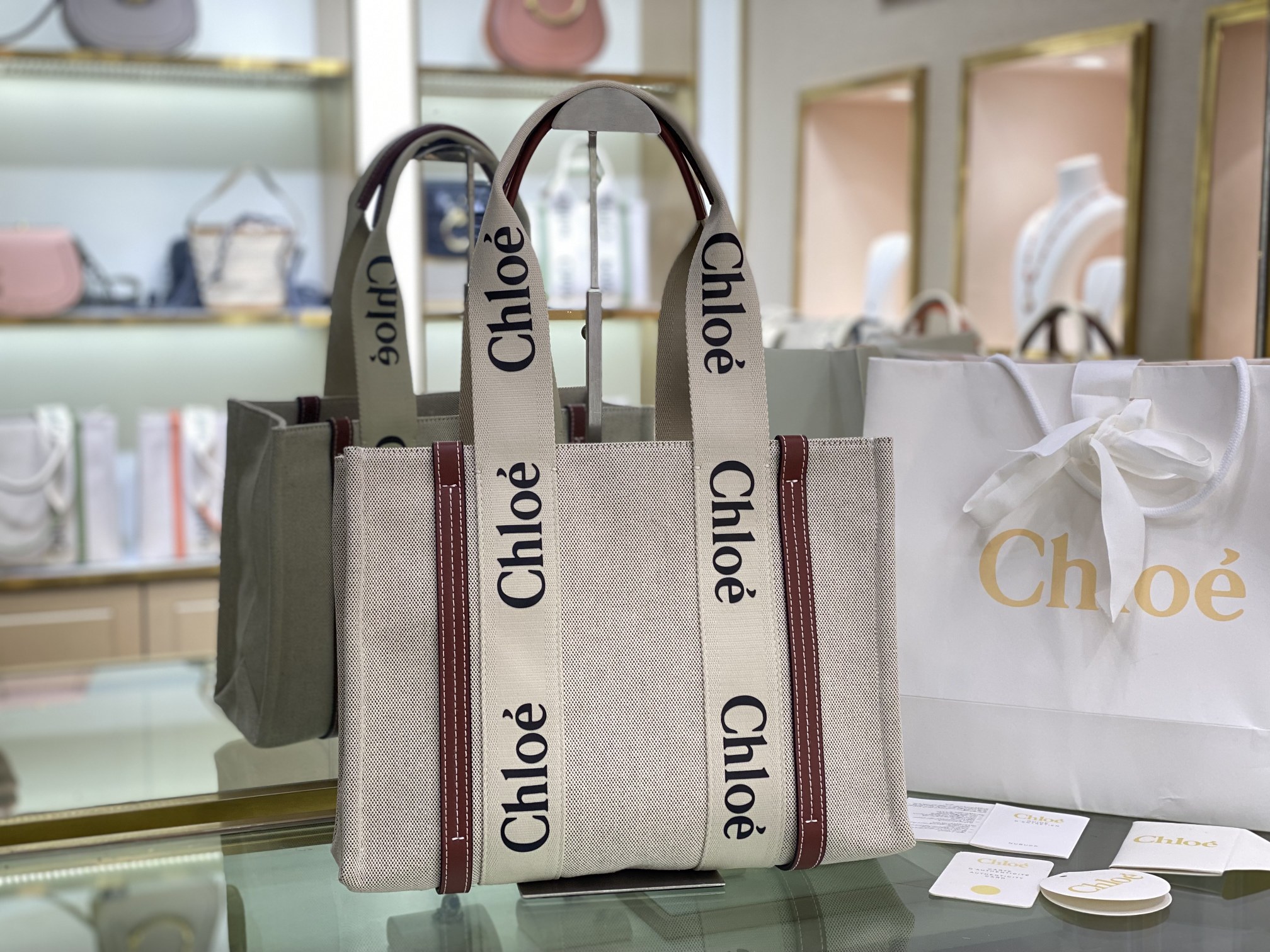 Chloe Medium Woody Tote Bag In Linen